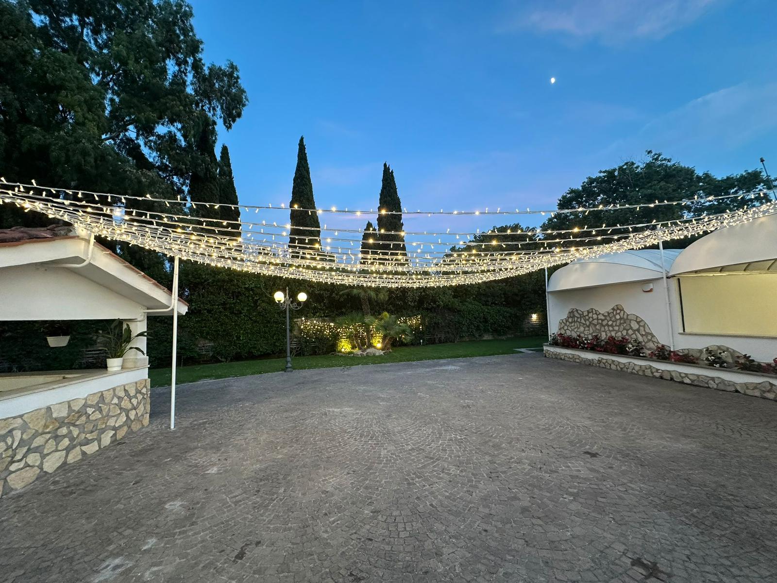 Illuminazione esterna villa privata Roma