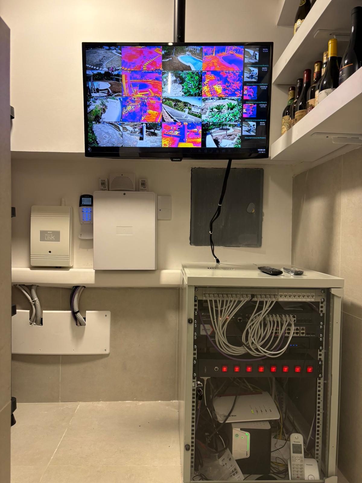 Centrale videosorveglianza e antintrusione con rack di rete